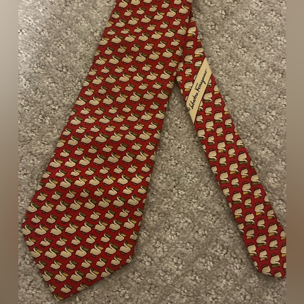 Salvatore Ferragamo men’s luxury tie